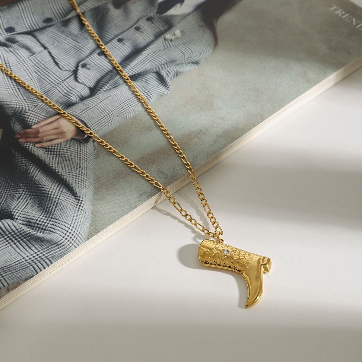 18K gold boots inlaid with gemstones and textured design trendy and unique necklace - mavazie