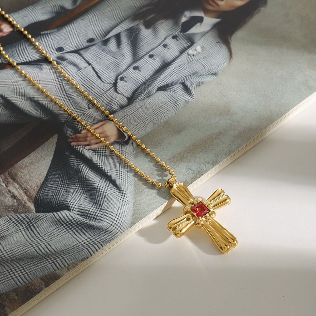 18K Gold Cross Design Beautiful Dazzling Necklace - mavazie