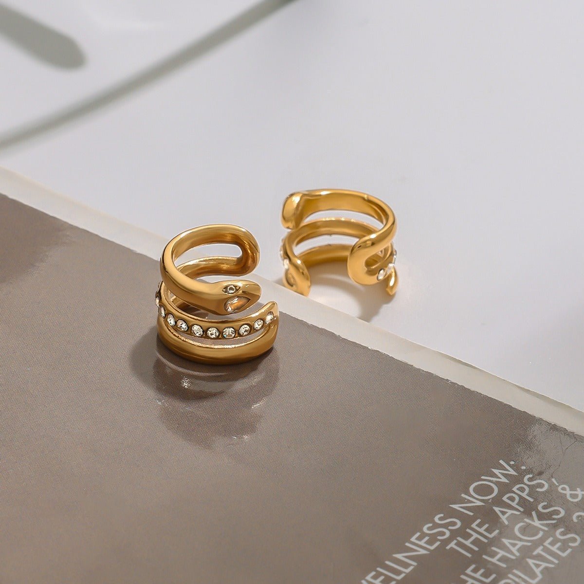 18K gold geometric diamond earrings with exquisite design - mavazie