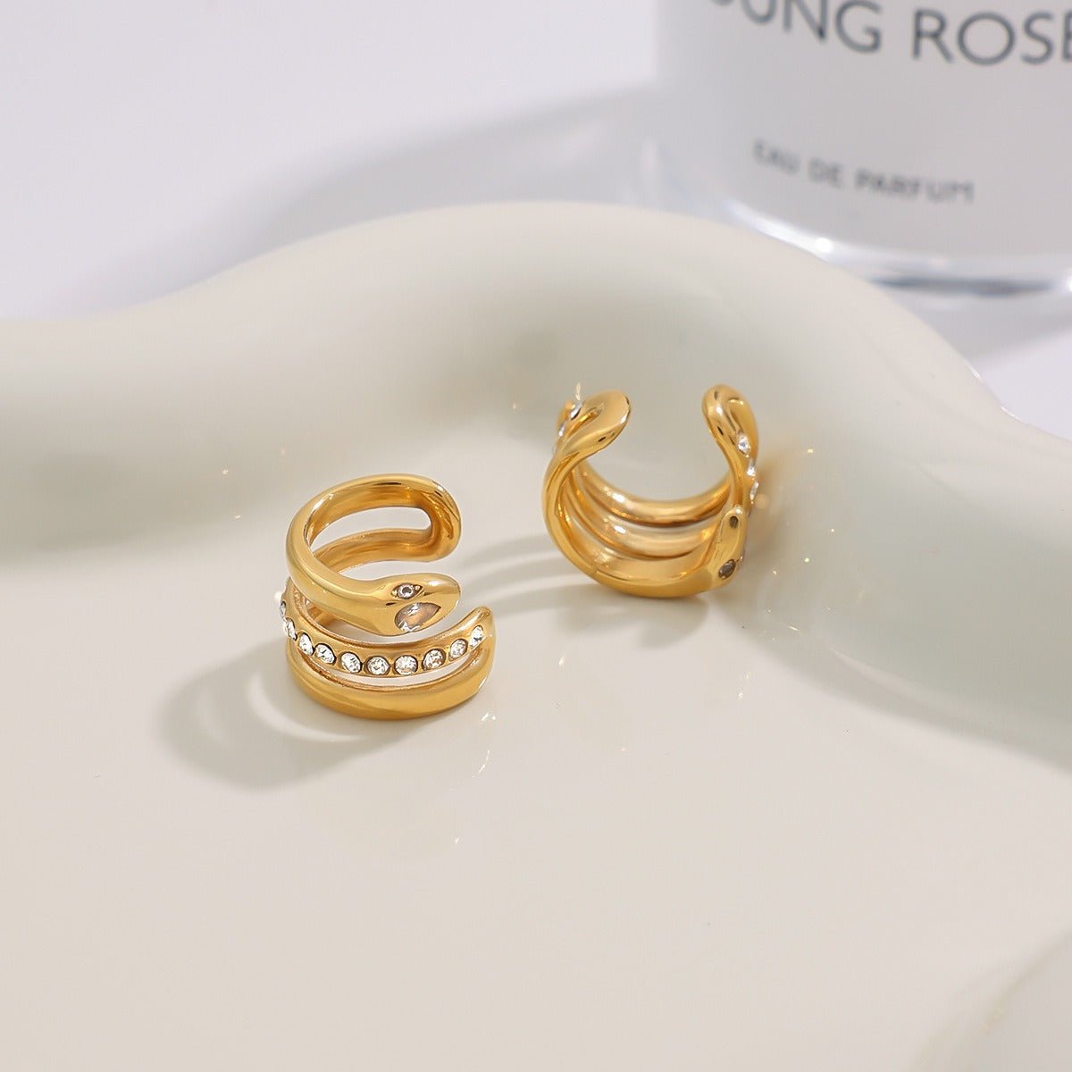 18K gold geometric diamond earrings with exquisite design - mavazie