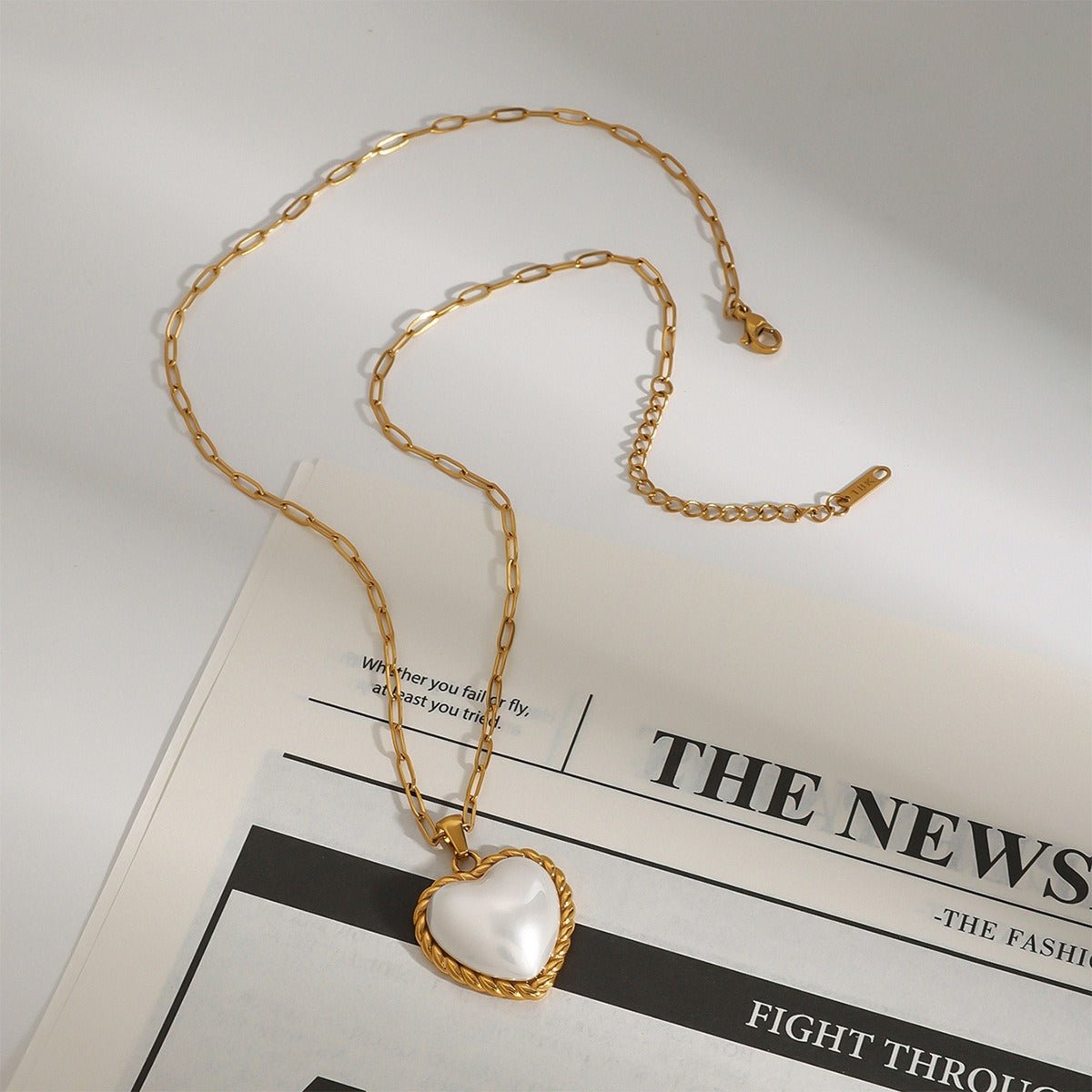 18K gold heart with texture inlaid pearl design exquisite and noble necklace - mavazie