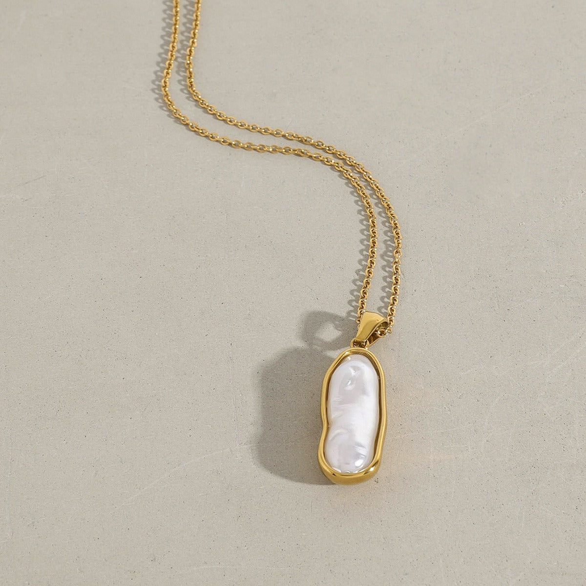 18K gold inlaid irregular pearl design light luxury noble pendant necklace - mavazie