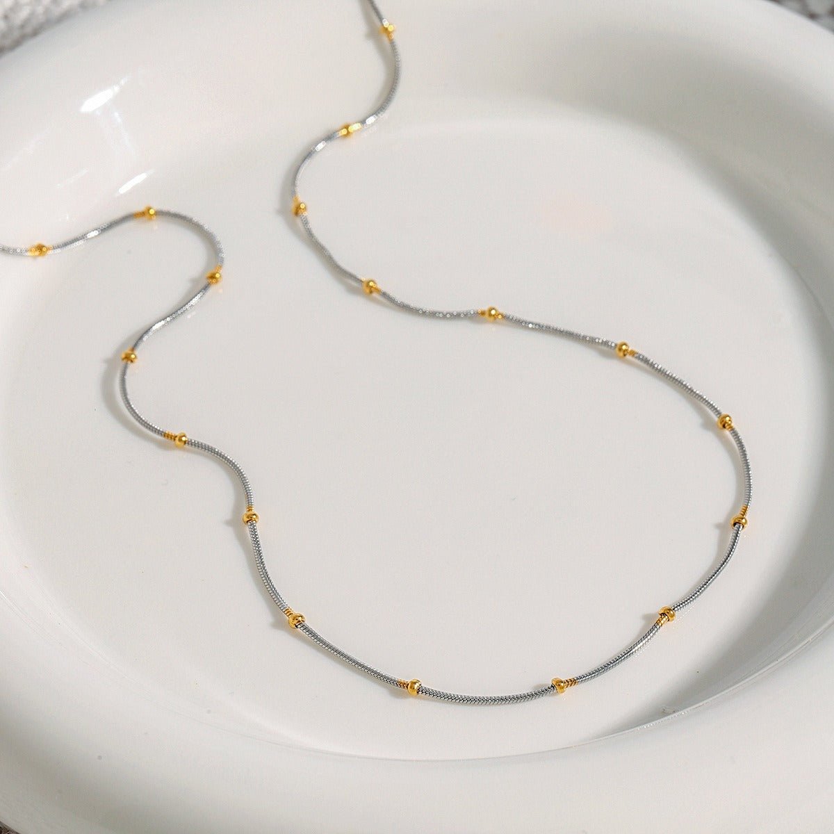 18K gold round beads with gold and silver color matching design personalized fashion necklace - mavazie